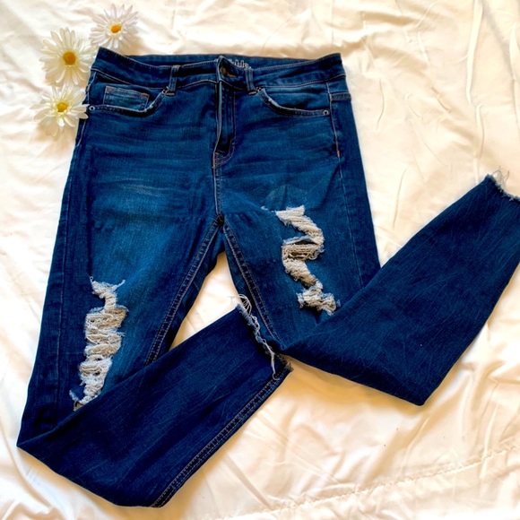 Cropped Ripped Target Denim - Picture 2 of 5